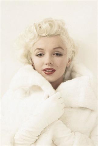 Marylin in mink